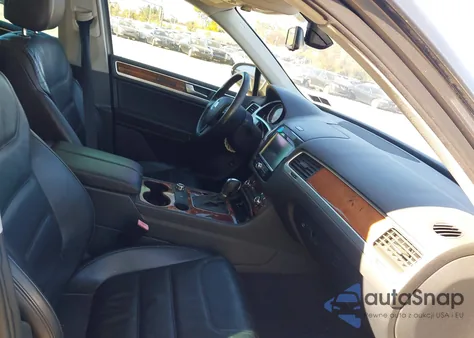 2012 Volkswagen Touareg Vr6 Executive z USA, uszkodzony, nr VIN WVGFF9BP3CD002132